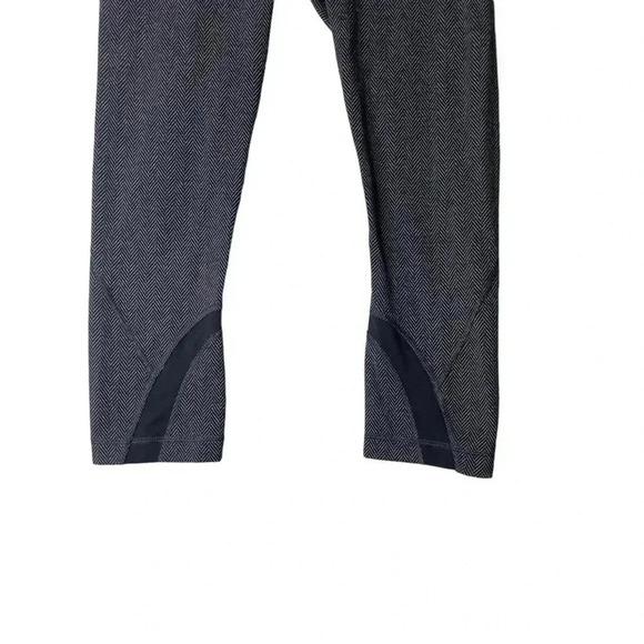 Lululemon Run: Inspire Crop II  Black/Quilt Leggings Size 8 - Picture 4 of 10